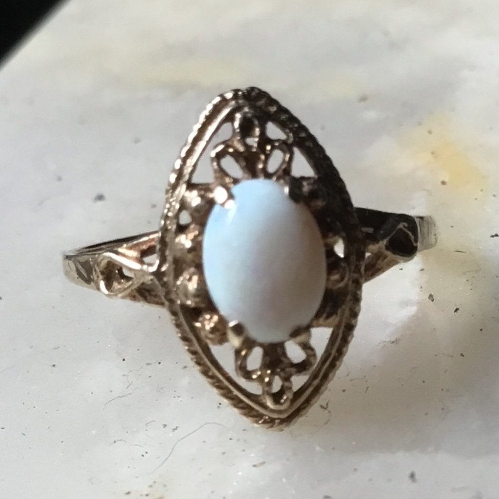 Vintage Opal 10kt. Yellow Gold Ring